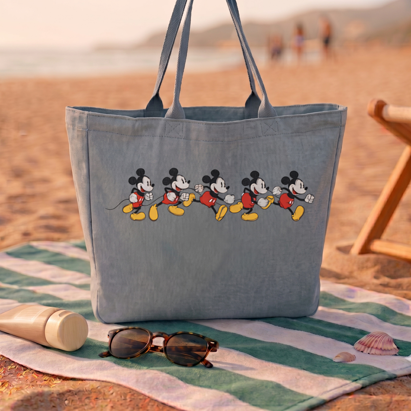 Bolsa tote bag Mickey Mouse de tela mostrando asas reforzadas