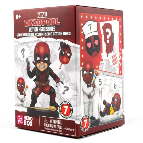 Figura coleccionable de Deadpool junto a otras miniaturas de la línea Hero Box