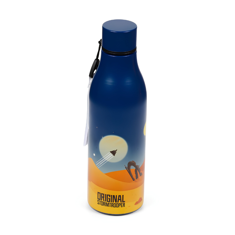 Botella térmica Stormtrooper Star Wars sujeta con la mano