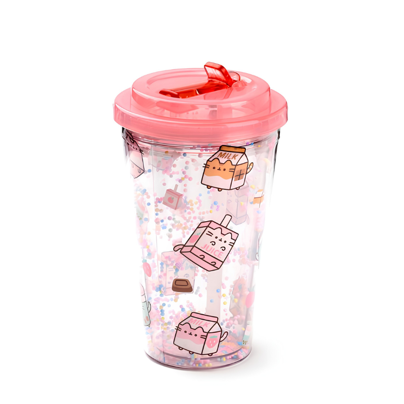 Vista lateral del vaso Pusheen de 500ml con pajita