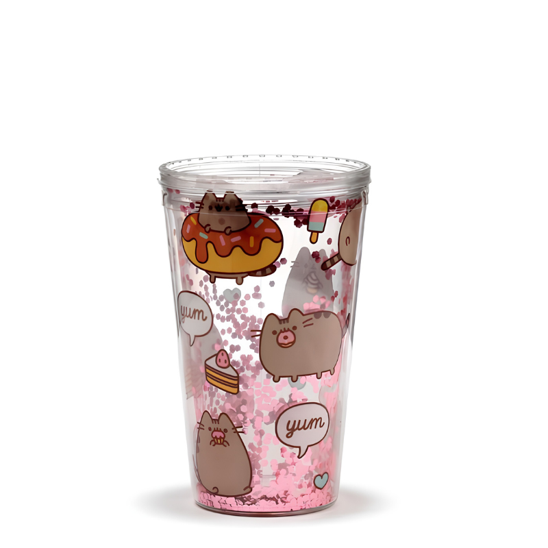 Vaso Pusheen Glotón con tapa cerrada sobre una mesa