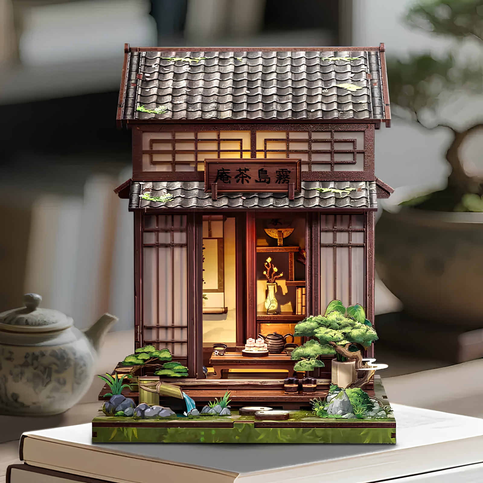 Detalle del interior de la casita de té japonesa con escalera de madera