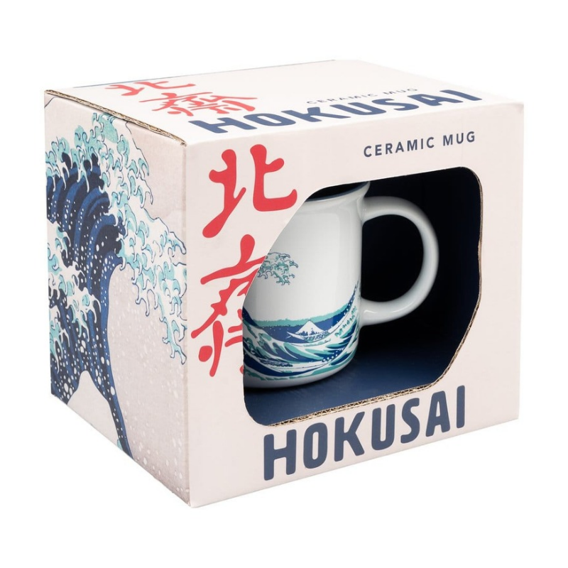 Taza de cerámica Gran Ola de Kanagawa junto a té o café