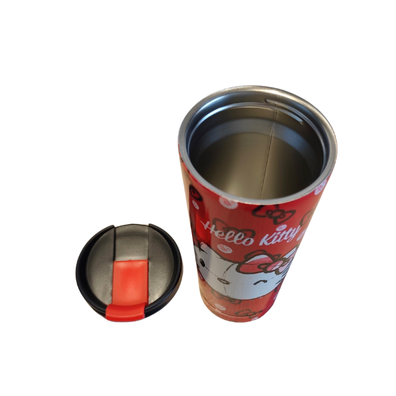Vaso térmico Hello Kitty rojo, tapa abierta mostrando la boquilla