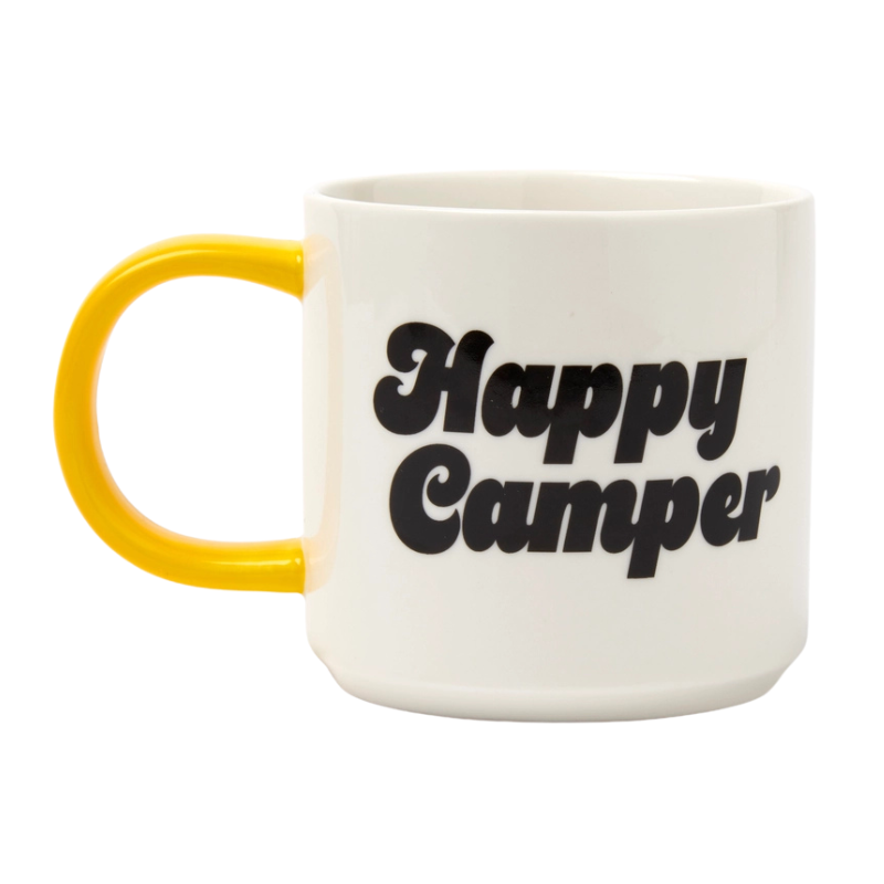 Taza Snoopy Happy Camper con texto retro en tipografía setentera